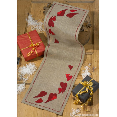Permin, kit chemin de table Coeurs rouges (PE68-1296)