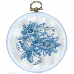 Permin, kit cadre bleu fleurs de la passion (PE13-0841)