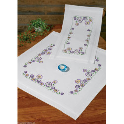 Permin, kit imprimé chemin de table fleurs violettes (PE63-9852)